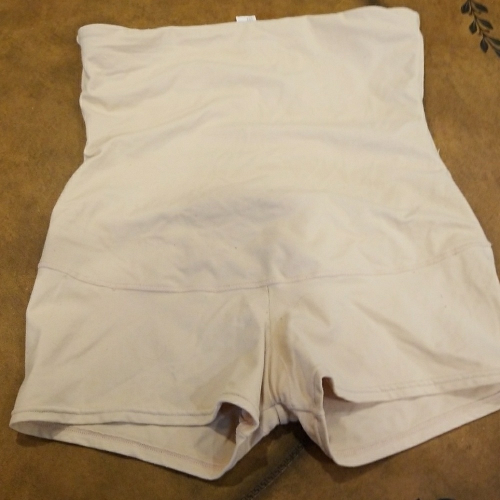 Short style shapewear